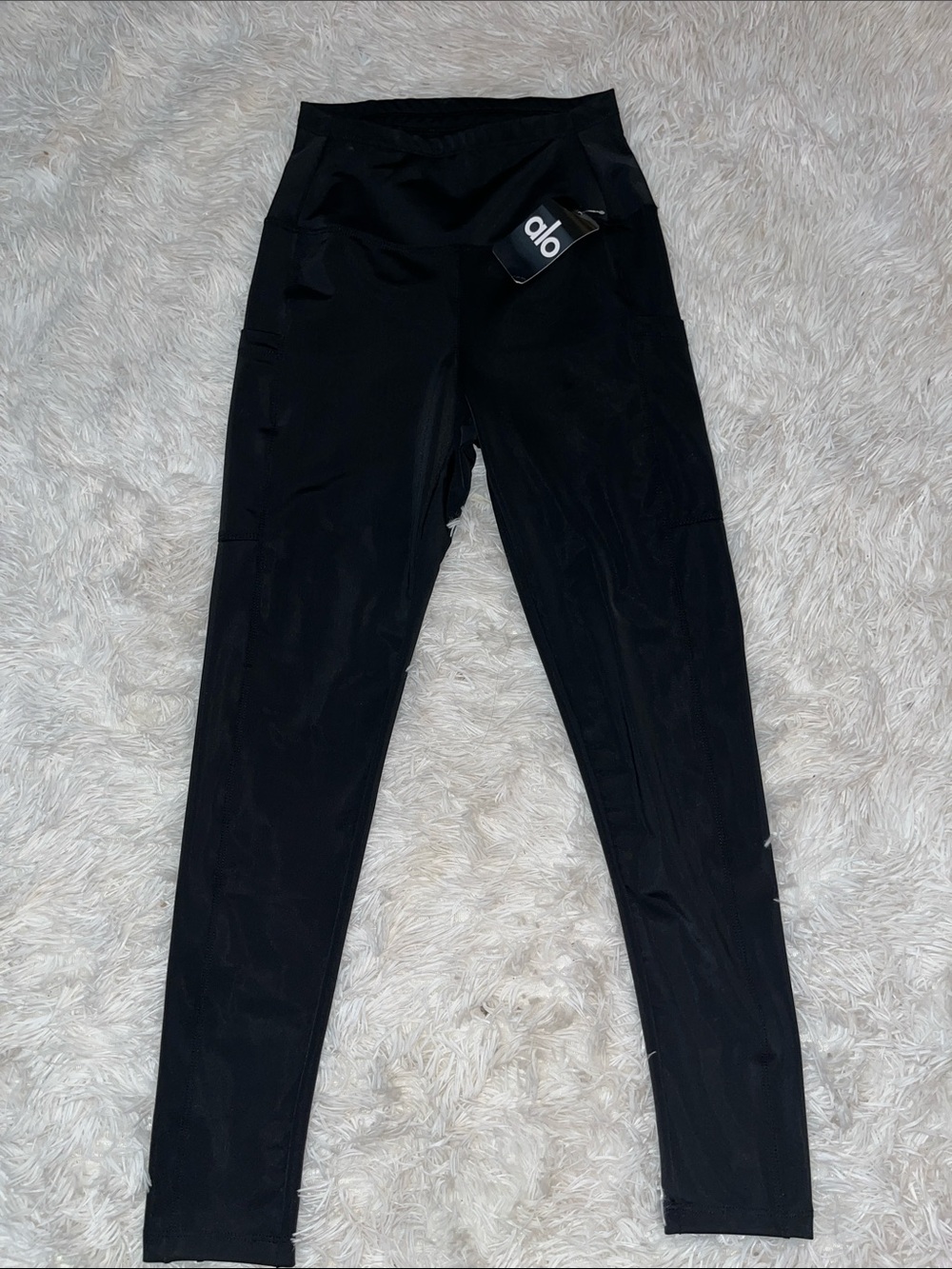 NWT! ALO Yoga black Airlift high-waist leggings with side pockets Medium